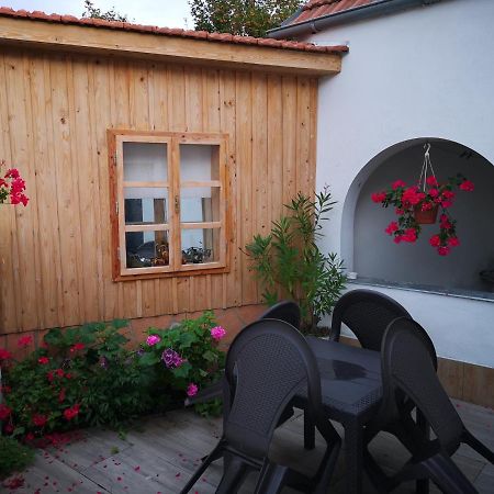 Ubytovani Mikulov Buitenkant foto