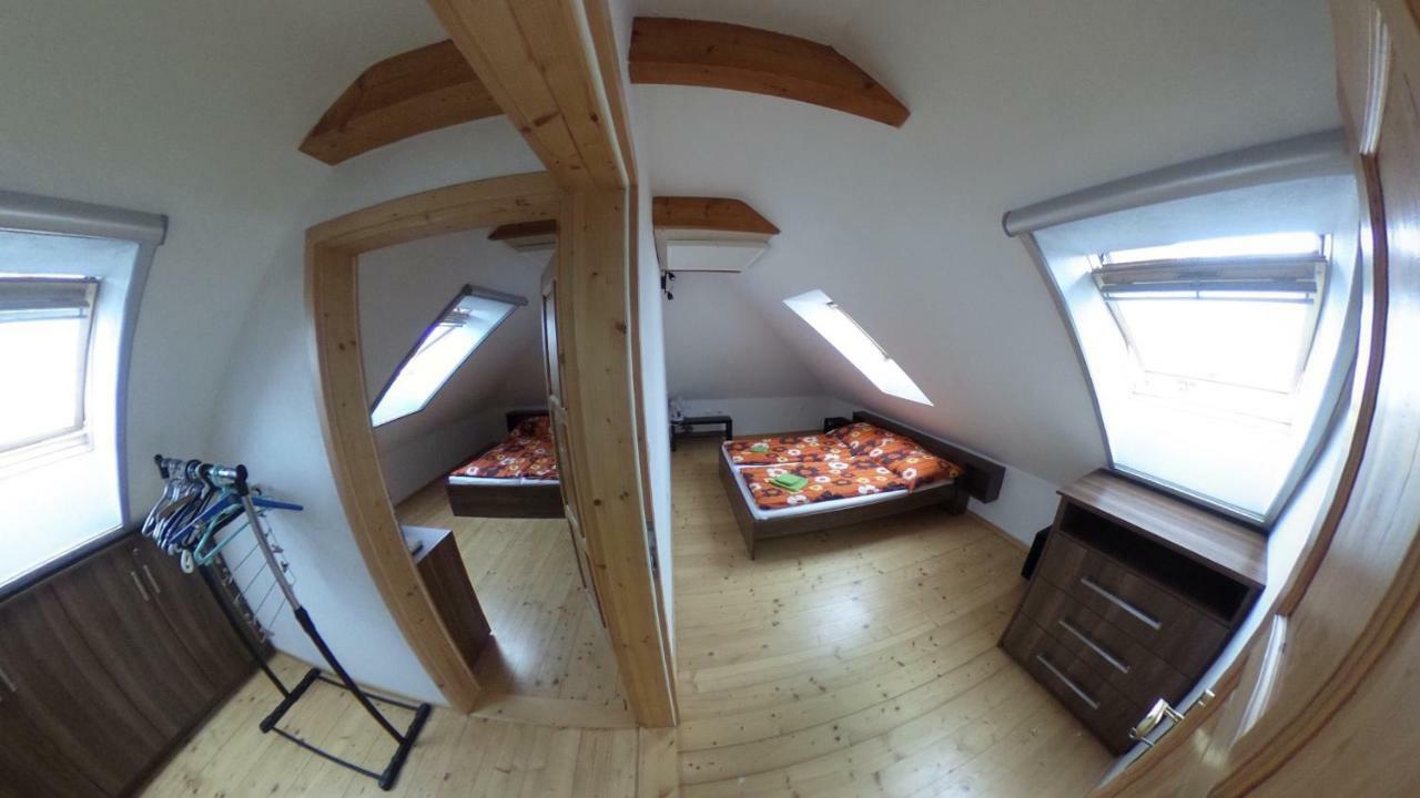 Ubytovani Mikulov Buitenkant foto