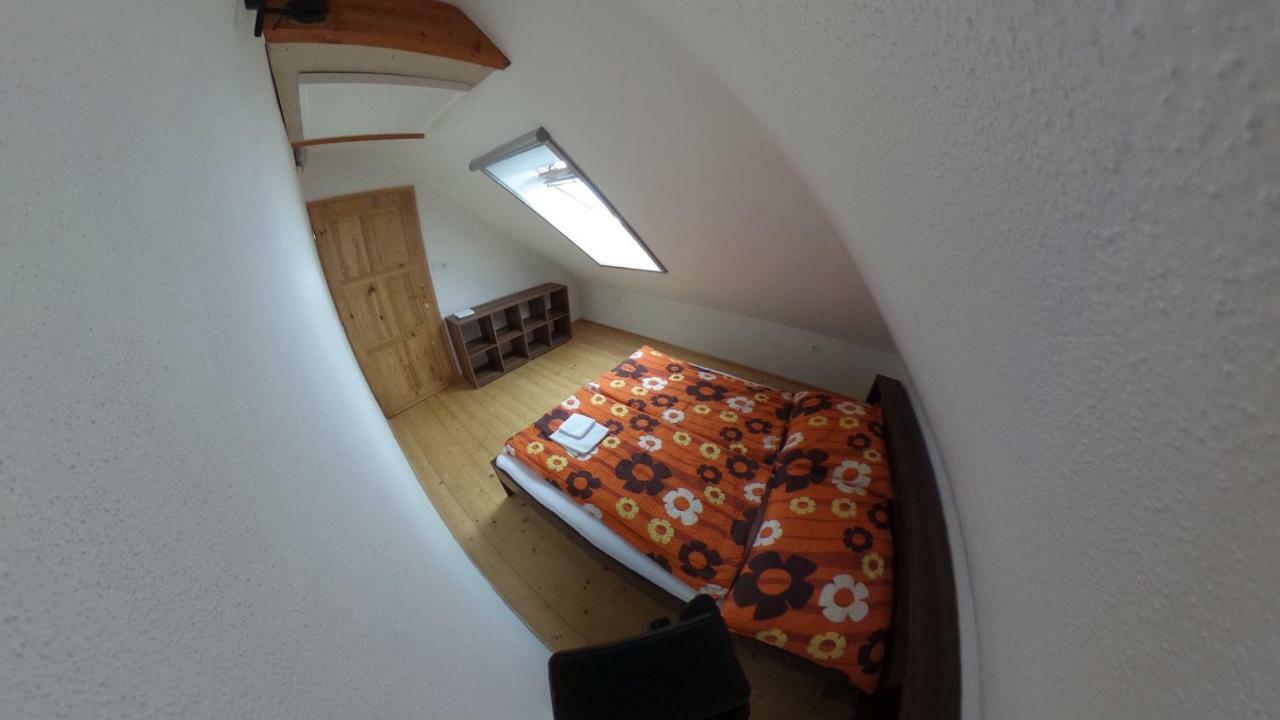 Ubytovani Mikulov Buitenkant foto