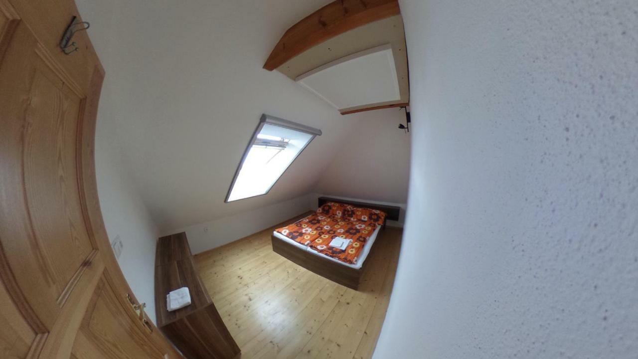 Ubytovani Mikulov Buitenkant foto